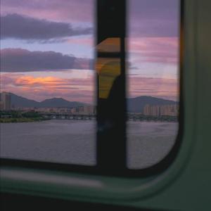 客厅ying乱亲女h小婷y
